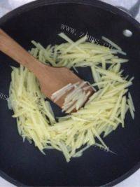 家常菜炒土豆丝做法图解5)