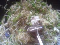 家常菜青椒炒绿豆芽做法图解6)