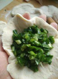 自制韭菜馅饼做法图解8)