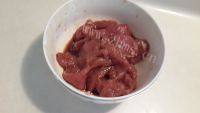 从此爱上蒜苗炒肉做法图解2)