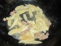 营养丰富的茭白炒肉片