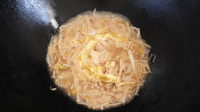 家常菜金针菇炒蛋做法图解8)