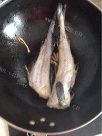 家常菜煎鳕鱼做法图解4)
