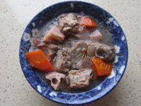 家常菜排骨莲藕汤