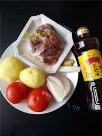 （美味牛腩）番茄土豆炖牛腩做法图解1)