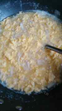 美味的金针菇蛋汤
