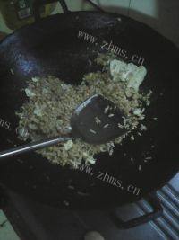 美味的酱油炒饭做法图解6)