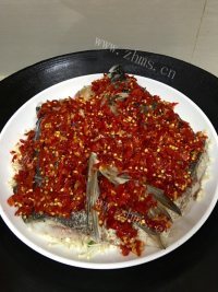 独特的剁椒鱼头做法图解6)