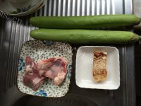 咸鱼茄子煲做法图解1)