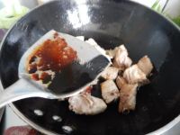 家常菜小土豆烧排骨做法图解4)