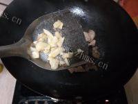 家常菜秋葵炒肉片做法图解6)