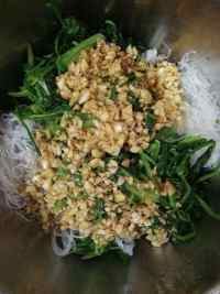 家常菜菠菜拌粉丝做法图解8)