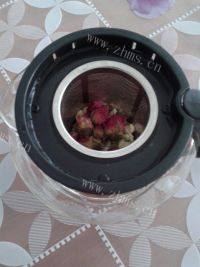 香喷喷的玫瑰茉莉花茶做法图解2)