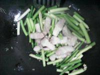 蒜台炒肉自制