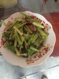家常菜芹菜肉丝