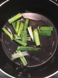 美味的香辣拌面做法图解1)
