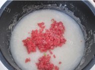 早餐之皮蛋瘦肉粥做法图解4)