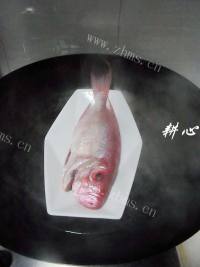 美味的潮汕红目鳞鱼饭做法图解3)