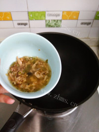 美味的青菜海米年糕做法图解2)