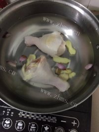 脆嫩可口的白切鸡腿做法图解3)