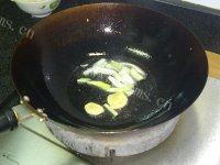 家常菜韭菜炒豆腐丝做法图解2)