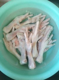 美味的卤鸡爪做法图解1)