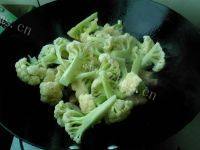 自制菜花炒肉做法图解4)