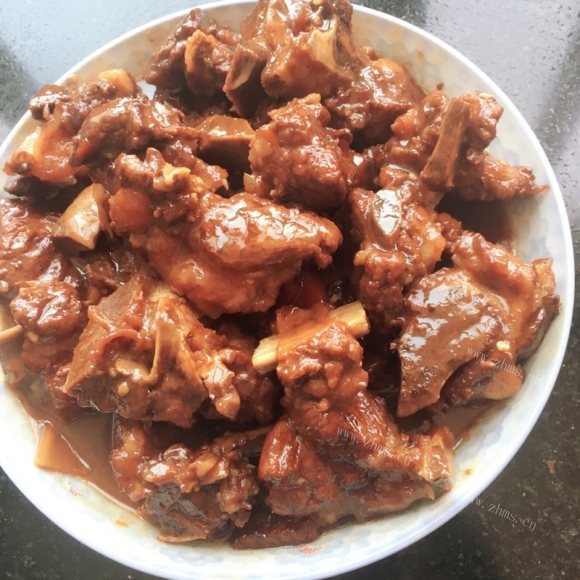 色香味俱全的红烧排骨