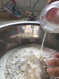 自制芝心披萨做法图解2)