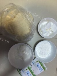 自制椰丝牛奶小方做法图解1)