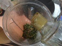 脆嫩可口的香椿酱做法图解7)