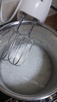 自制黑芝麻戚风蛋糕做法图解10)