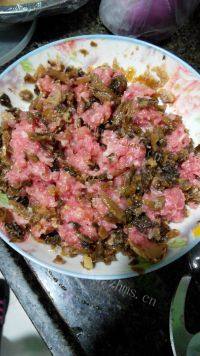 家常菜梅菜蒸肉饼做法图解2)