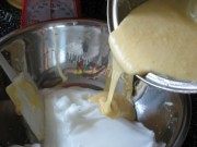 诱人纸杯小蛋糕做法图解7)