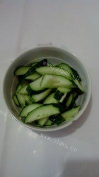 家常菜凉皮拌黄瓜做法图解2)