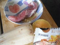 广式黑椒酱炒三丁做法图解1)