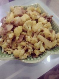 家常菜肉炒菜花