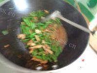 肉片炒豇豆做法图解7)
