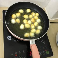 虎皮鹌鹑蛋做法图解5)