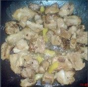 排骨乱炖做法图解5)