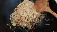 家常菜剁椒绿豆芽做法图解7)