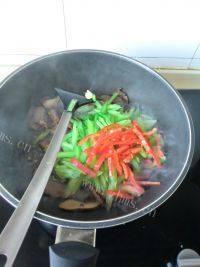 滋香的芹菜炒腊肉做法图解11)