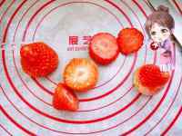 美味圣诞草莓迷你蛋糕做法图解13)