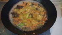 小清新的青椒胡萝卜木耳丸子汤的做法图解八
