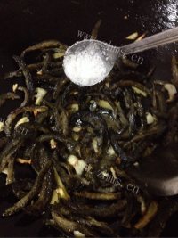 美味的香辣泥鳅做法图解9)
