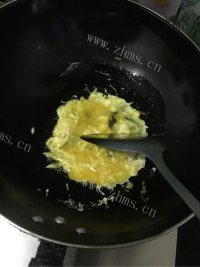 诱人的蛋炒饭做法图解3)