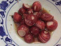 自制酸辣樱桃萝卜做法图解5)