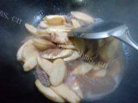家常菜茭白炒牛肉做法图解9)