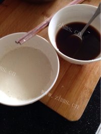色香味浓的糖醋里脊做法图解2)