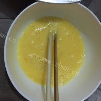 清淡的绿豆粉丝鸡蛋汤的做法图解二